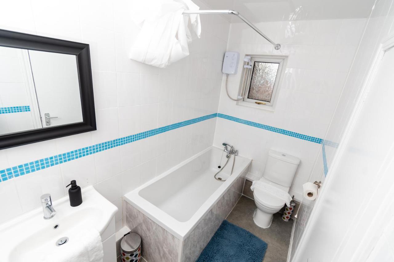 Greenbourne - 4 Bedrooms Sleeps 8 Free Parking Gateshead Dış mekan fotoğraf