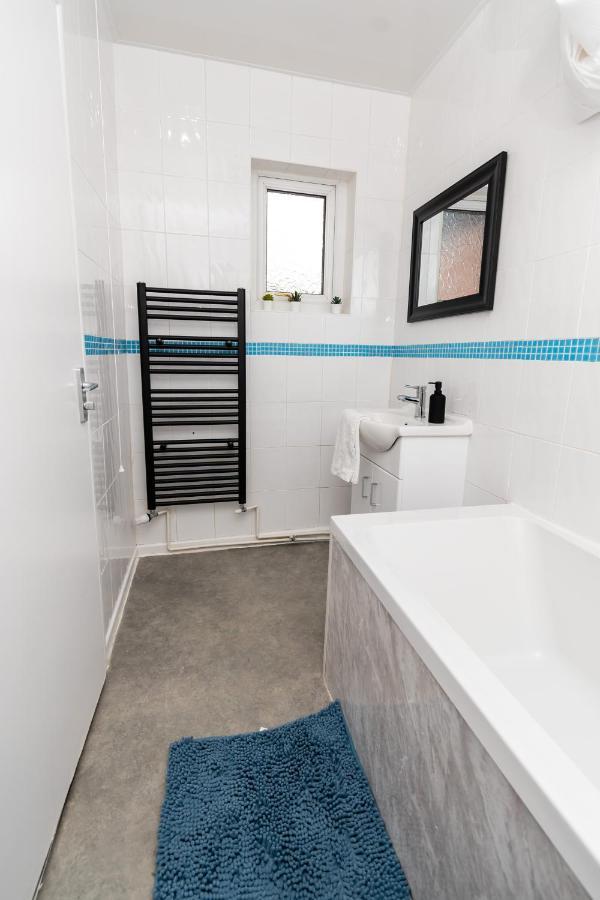 Greenbourne - 4 Bedrooms Sleeps 8 Free Parking Gateshead Dış mekan fotoğraf