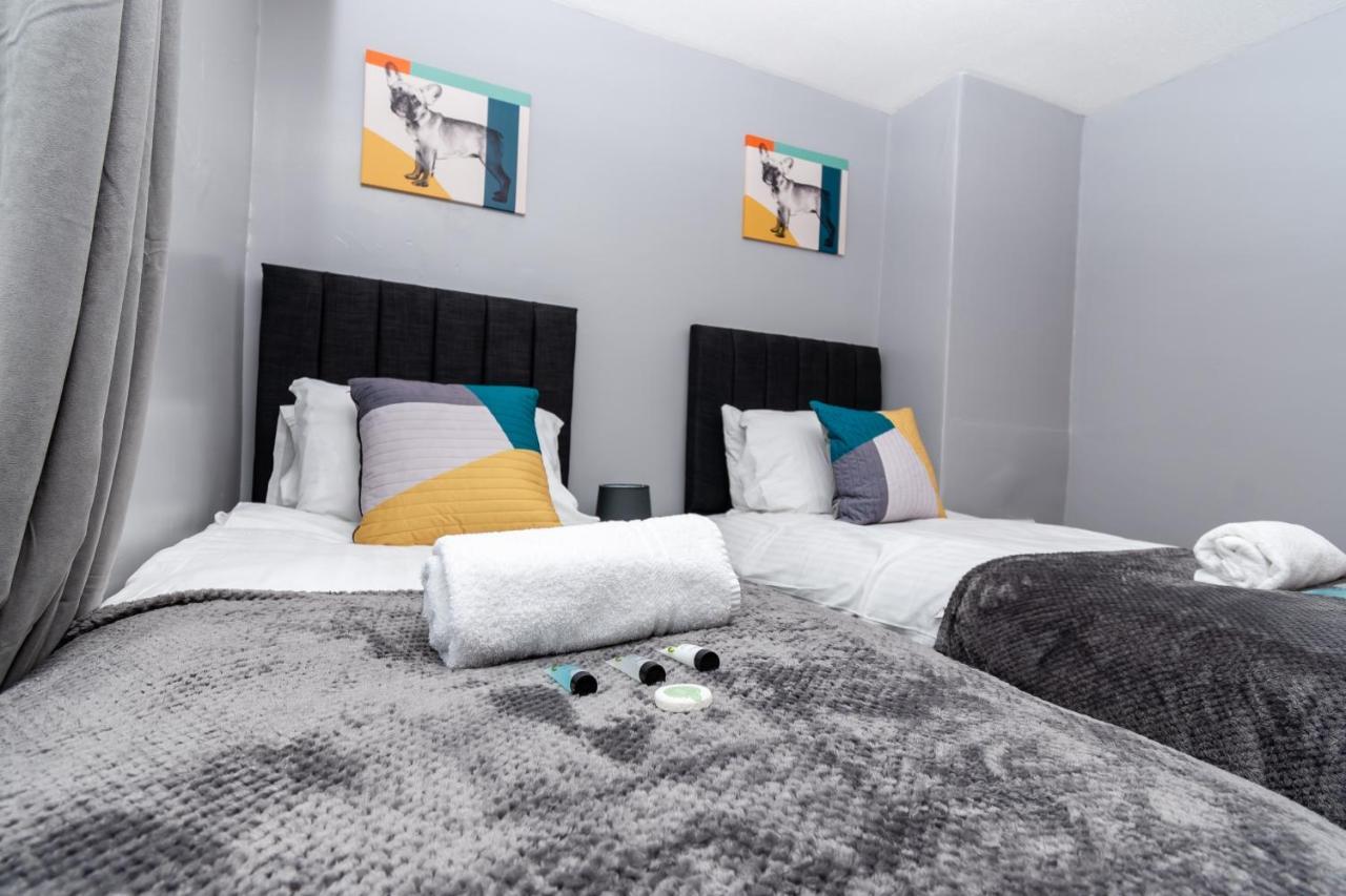 Greenbourne - 4 Bedrooms Sleeps 8 Free Parking Gateshead Dış mekan fotoğraf